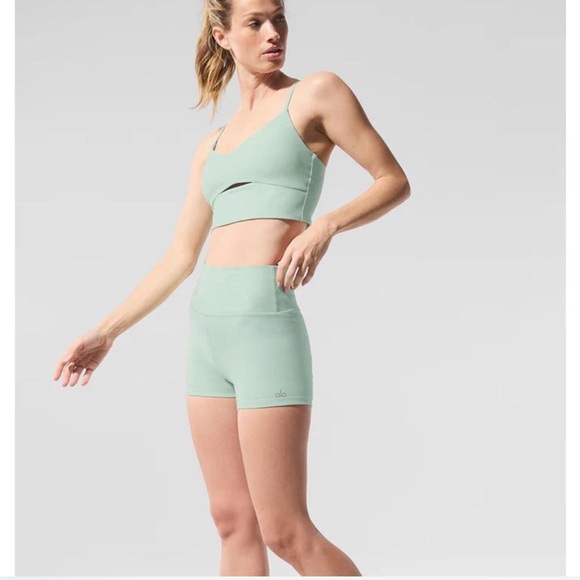 ALO Yoga Other - EUC ALO YOGA ALOSOFT CAREFREE SHORTS & HIGHLIGHT BRA